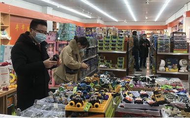 漢口北玩具訂貨會火熱開啟 益智玩具與新春公仔引領備貨新風潮